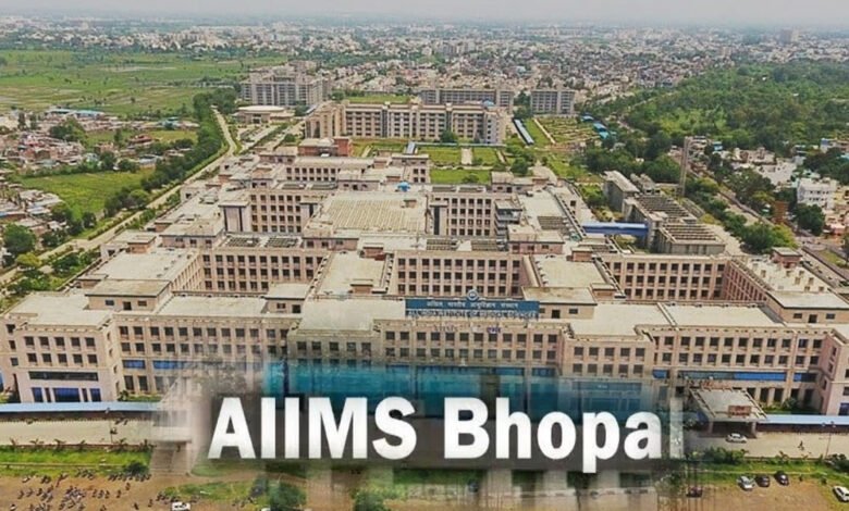 भोपाल : एम्स के डायरेक्टर का फर्जी FB आईडी बनाकर ठगी का प्रयास, संस्थान ने की चेतावनी जारी 1 KSHITITECH AIIMS Bhopal A 58 3 KSHITITECH