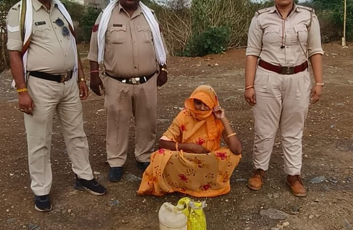 जांजगीर-चांपा: आबकारी विभाग की अवैध शराब के खिलाफ कार्रवाई, एक गिरफ्तार अकलतरा वृत प्रभारी शिल्पा दुबे एव टीम की कार्यवाही 1 KSHITITECH IMG 20250621 WA0022 KSHITITECH