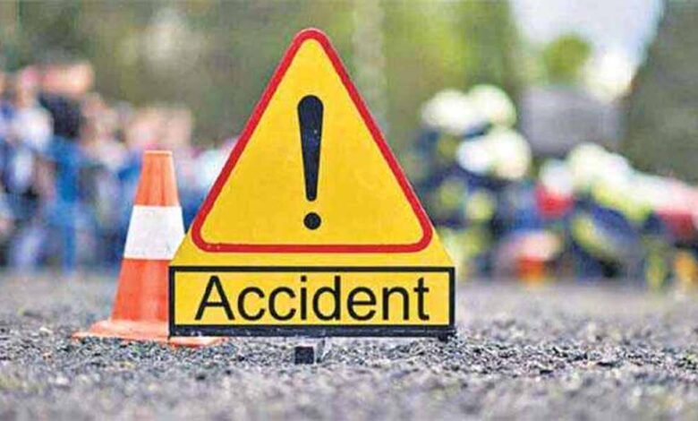सागरपाली कस्बे में एक ट्रक की टक्कर लगने से तीन लोगों की मौत और चार लोग घायल 1 KSHITITECH ac 4 KSHITITECH