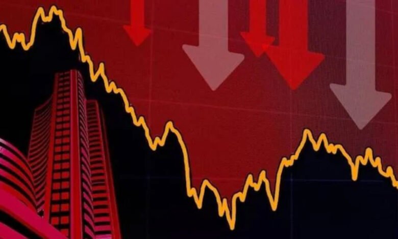 पहले कारोबारी दिन शेयर बाजार में गिरावट, सेंसेक्स 700 अंक फिसला 1 KSHITITECH bse stock crash8A 55 6 KSHITITECH