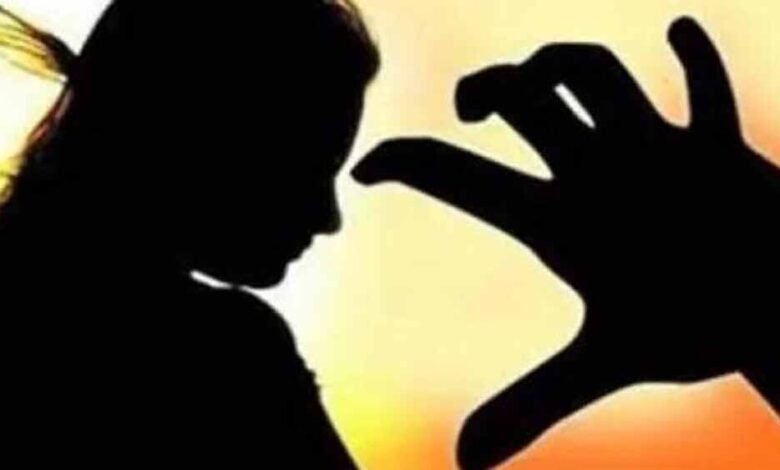 उत्तर प्रदेश: मुरादाबाद में छेड़छाड़ का विरोध करने पर लड़की और उसके पिता से मारपीट 1 KSHITITECH ched1 KSHITITECH