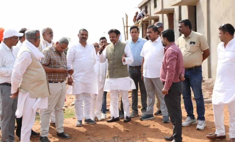 उप मुख्यमंत्री ने हिनौती गौधाम में निर्माणाधीन कार्यों का लिया जायजा 1 KSHITITECH cm 1 KSHITITECH