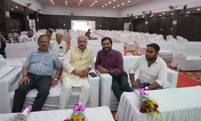 नगर निगम लेडीज़ क्लब, सिंगरौली ने फादर्स डे पर किया पिताओं को समर्पित भावपूर्ण आयोजन 1 KSHITITECH din KSHITITECH