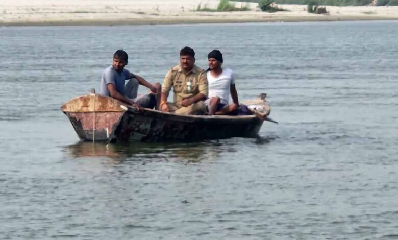 यूपी में गर्मी से राहत पाने के लिए नदी में नहा रहे चार दोस्त डूबे, 2 किशोरों का शव बराम 1 KSHITITECH doobne1 1 KSHITITECH