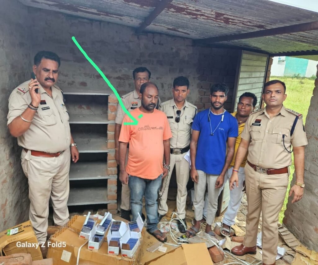 जांजगीर-चांपा पुलिस ने नशीली दवाओं के गिरोह का भंडाफोड़ किया चांपा थाना प्रभारी जय प्रकाश गुप्ता की बड़ी कार्यवाही 3 KSHITITECH img 20250620 wa00565748664293753162672 KSHITITECH