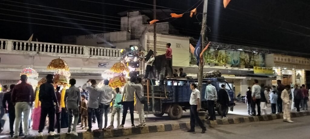 जांजगीर-चांपा में DJ प्रतिबंध का उल्लंघन: रात भर गूंजते डीजे, प्रशासन की सख्ती की मांग sdm के आदेश का जमाते है रॉब। 8 KSHITITECH img20250601212356925461786037851173 KSHITITECH