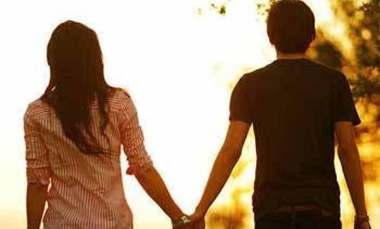 मकान मालिक के बेटे को ही दिल दे बैठी तीन बच्चों की मां, 16 साल के लड़के संग हुई फरार 1 KSHITITECH lov1 KSHITITECH