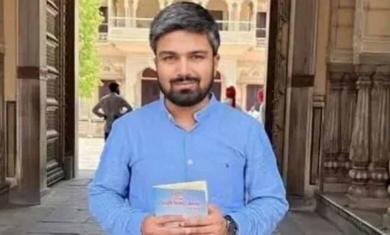 चर्चित यूट्यूबर मनीष कश्यप में लोगों से माफी मांगते और एक और मौका देने की बात करते नजर आ रहे हैं 1 KSHITITECH manish1 KSHITITECH
