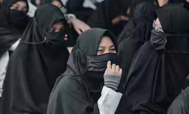 पति की मंजूरी के बिना भी ले सकेंगी 'खुला', हाईकोर्ट का ऐतिहासिक निर्णय 1 KSHITITECH muslim1 KSHITITECH