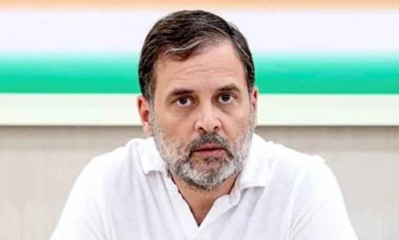 राहुल गांधी ने केंद्र सरकार पर कड़ी प्रतिक्रिया दी है और भारतीय रेलवे की व्यवस्था पर सवाल उठाए 1 KSHITITECH rahul2 3 KSHITITECH