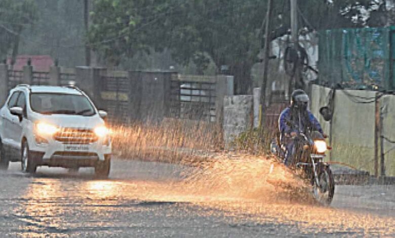 रायपुर : प्रदेश में अब तक 75.3 मि.मी. औसत वर्षा दर्ज 1 KSHITITECH rain A 36 3 3 KSHITITECH