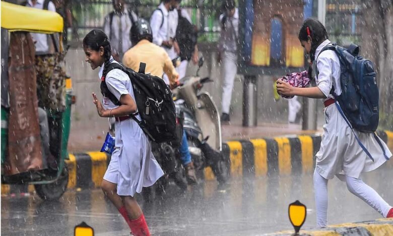 राजधानी रायपुर समेत उत्तर छत्तीसगढ़ में अगले 5 दिन भारी बारिश की संभावना, इन जिलों में अलर्ट जारी 1 KSHITITECH rain A 41 8 KSHITITECH