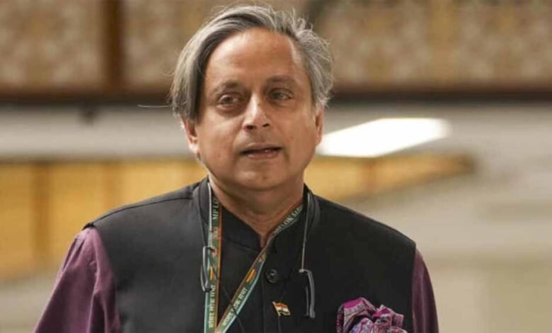 कांग्रेस नेतृत्व में कुछ लोगों से मेरी राय अलग है, लेकिन कांग्रेस, उसके कार्यकर्ता बहुत प्रिय हैं: शशि थरूर 1 KSHITITECH shashi1 1 KSHITITECH