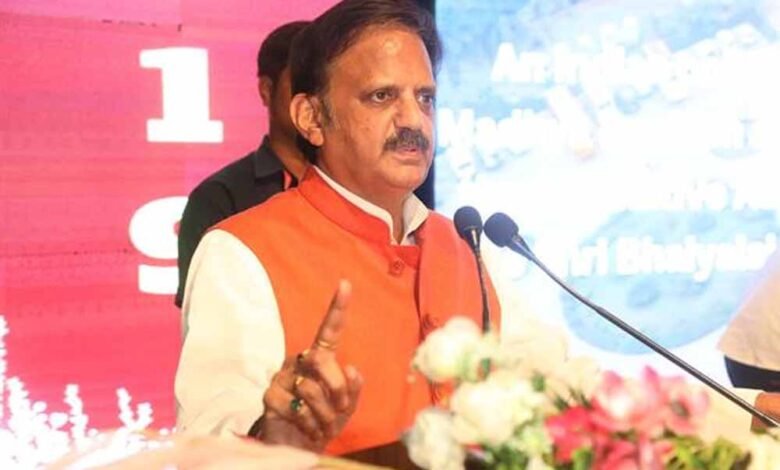 उप मुख्यमंत्री शुक्ल ने कहा- रोजगारोन्मुखी शिक्षा युवाओं के लिए वरदान 1 KSHITITECH sukl1 KSHITITECH