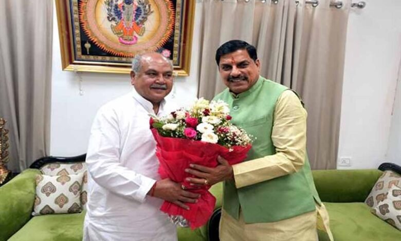 मुख्यमंत्री डॉ. यादव ने विधानसभा अध्यक्ष तोमर से की सौजन्य भेंट 1 KSHITITECH tomar 2 KSHITITECH