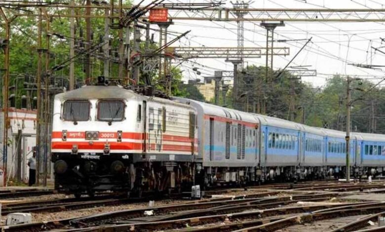 रायपुर-जबलपुर के बीच रेल यात्रा का समय 2 घंटे कम हो जाएगा, जल्द शुरू होगी नई इंटरसिटी एक्सप्रेस 1 KSHITITECH train 62 KSHITITECH