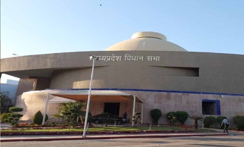 पांच साल बाद सरकार एक बार फिर विधायकों को वाहन और आवास के लिए कर्ज लेने पर ब्याज में मिलेगा अनुदान 1 KSHITITECH vidhan1 KSHITITECH