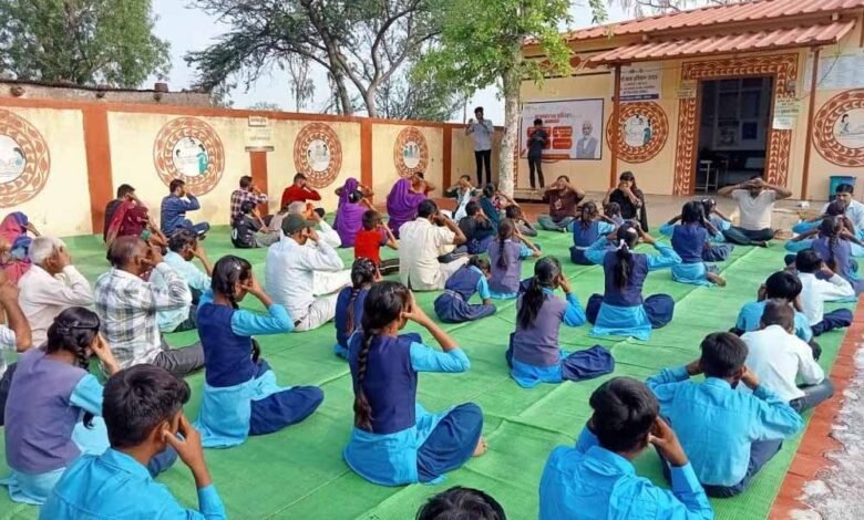 अंतराष्ट्रीय योग दिवस के अवसर पर पूरे प्रदेश की स्वास्थ्य संस्थाओं में हुआ योगाभ्यास (योग संगम) का आयोजन 1 KSHITITECH y KSHITITECH