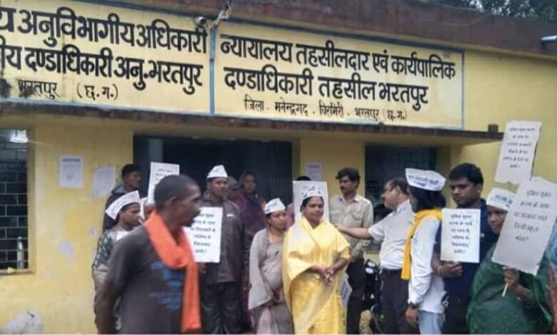 युक्तियुक्तकरण के खिलाफ आम आदमी पार्टी का भरतपुर ब्लॉक में धरना प्रदर्शन 1 KSHITITECH 1 373 KSHITITECH