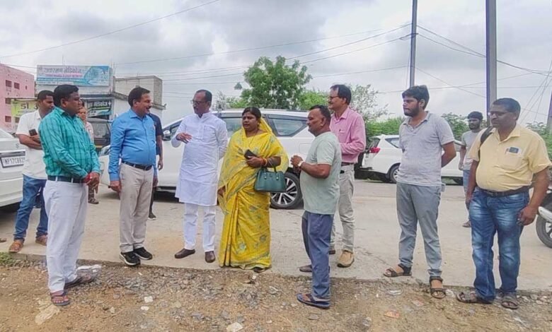वार्ड स्तर पर नगर निगम की तैयारियों का निरीक्षण, आयुक्त ने दिए सुधार के निर्देश 1 KSHITITECH 10A 112 1 KSHITITECH