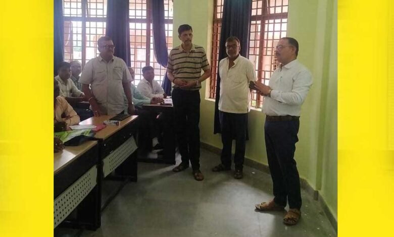 कोतमा में आयोजित बीएलओ प्रशिक्षण का अपर कलेक्टर ने किया निरीक्षण 1 KSHITITECH 10A 116 KSHITITECH