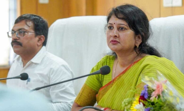 बेमेतरा पहुंचीं बाल संरक्षण आयोग की अध्यक्ष डॉ. वर्णिका शर्मा, बच्चों से की मुलाकात 1 KSHITITECH 10A 13 1 KSHITITECH