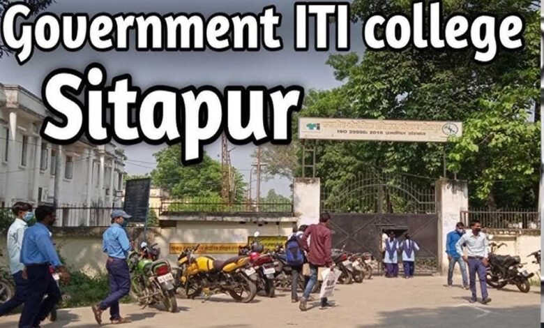 उत्तीर्ण प्रशिक्षणार्थी आईटीआई सीतापुर में उपस्थित होकर प्राप्त कर सकते हैं अपना प्रमाणपत्र 1 KSHITITECH 10A 137 KSHITITECH