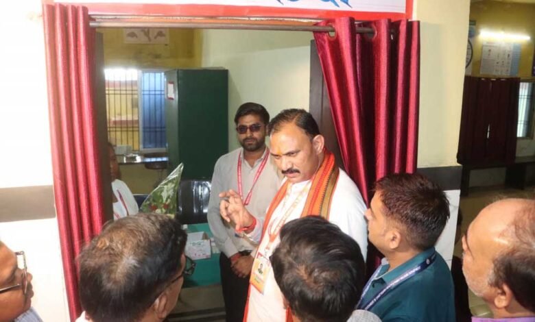 स्वास्थ्य मंत्री श्याम बिहारी जायसवाल ने किया मैनपाट के कमलेश्वरपुर अस्पताल का निरीक्षण 1 KSHITITECH 10A 9 KSHITITECH