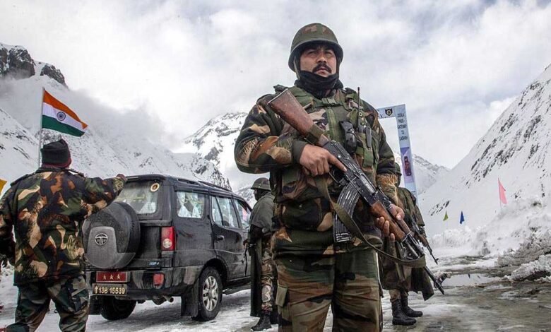 बर्फ़ में दबे भारतीय सैनिकों की वर्दी खुद देगी स्थिति का पता, Army-IIT कानपुर ने मिल कर विकसित किया नया सिस्टम 1 KSHITITECH 12 A 123 KSHITITECH