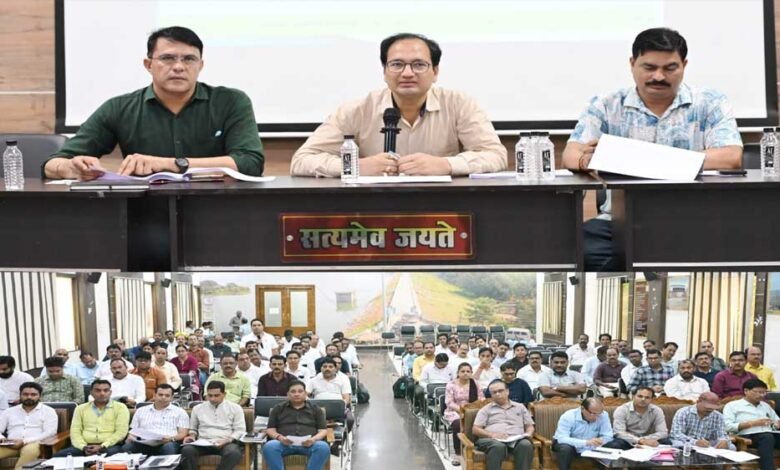 कलेक्टर ने खेती के लिए खाद बीज और ऋण की सतत आपूर्ति करते रहने के निर्देश 1 KSHITITECH 19A 118 1 KSHITITECH