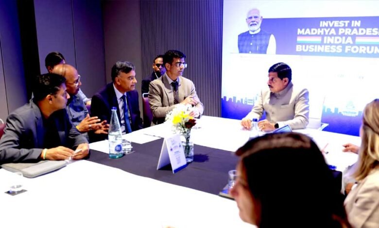 मुख्यमंत्री डॉ. यादव ने बार्सिलोना में टेक्सटाइल कंपनियों संग की राउंड टेबल मीटिंग 1 KSHITITECH 19A 4 KSHITITECH