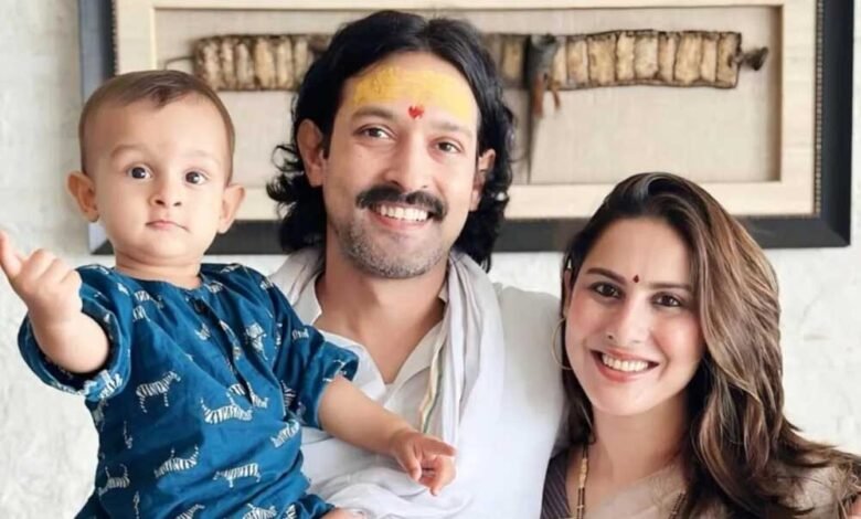 अभिनेता विक्रांत मैसी ने बेटे के बर्थ सर्टिफिकेट में धर्म कॉलम को छोड़ा खाली, बोले- काफी दुख होगा अगर कभी... 1 KSHITITECH 1A 1335 KSHITITECH