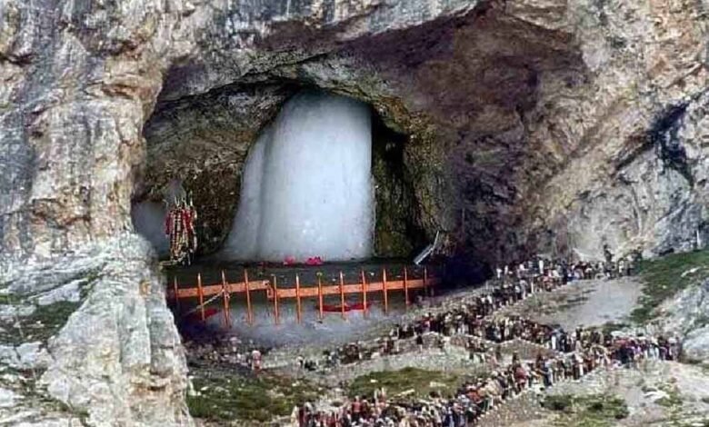श्रद्धा और सुरक्षा संग यात्रा जारी: अमरनाथ यात्रा के 18वें दिन 4 हजार यात्री पहुंचे जम्मू से 1 KSHITITECH 2 341 KSHITITECH