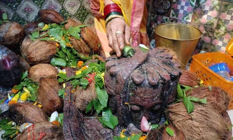 आस्था का केंद्र: इस मंदिर में शिव भक्तों को मिलती है संतान सुख की सौगात 1 KSHITITECH 2 350 KSHITITECH