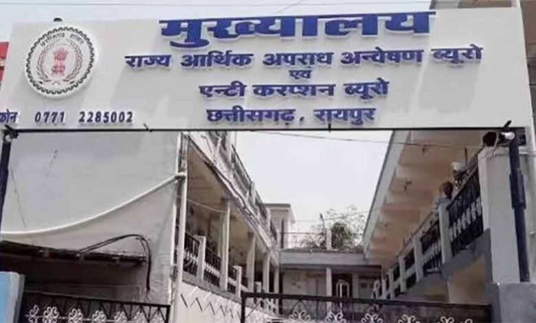 EOW की ताबड़तोड़ छापेमारी, शराब घोटाले के तीन आरोपी दबोचे गए 1 KSHITITECH 2 363 KSHITITECH