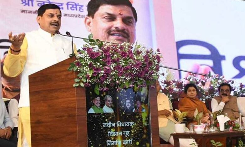 भविष्य की ओर बढ़ता विधायक विश्राम गृह, आधुनिक तकनीक से सुसज्जित, विकास की नई झलक :CM डॉ. यादव 1 KSHITITECH 21A 154 KSHITITECH