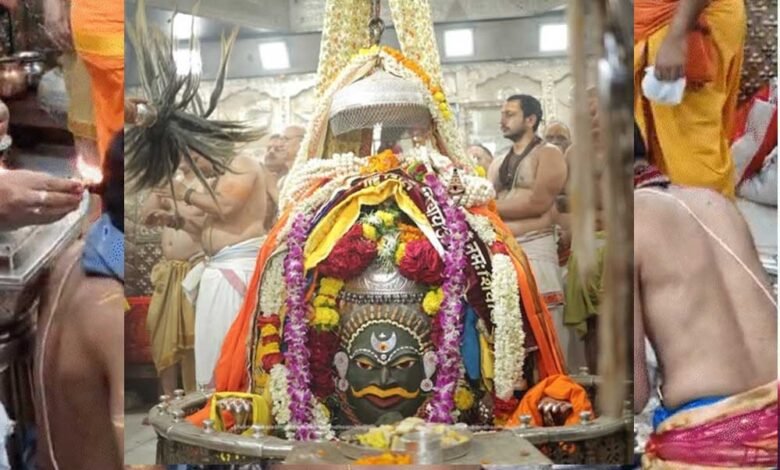 श्रावण सोमवार को महाकालेश्वर में उमड़ा भक्तों का जनसैलाब, गूंजे जयकारे 1 KSHITITECH 21A 53 KSHITITECH