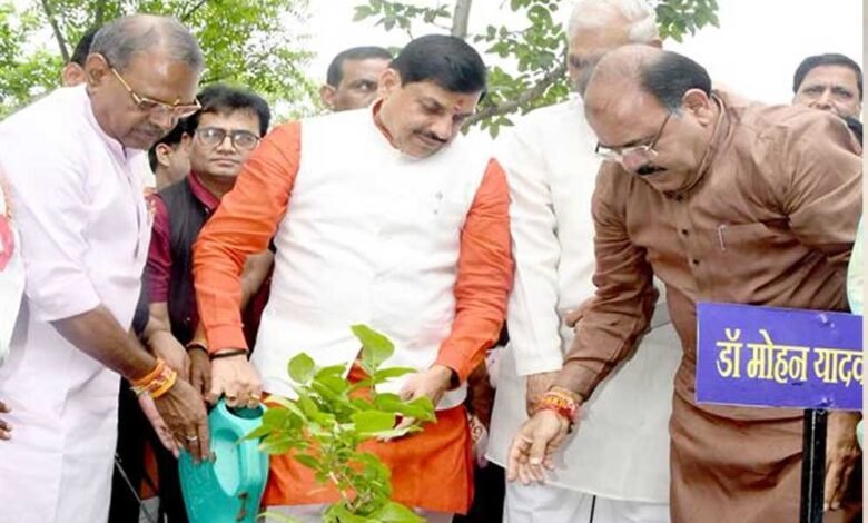 पौधरोपण को बताया जीवन का रक्षा कवच, सीएम यादव ने दिए पर्यावरण संरक्षण के मंत्र 1 KSHITITECH 22A 154 KSHITITECH