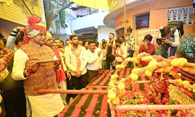 नरेला में गूंजा 'हर हर महादेव', श्रावण में निकली बाबा महाकाल की भव्य सवारी 1 KSHITITECH 22A 7 1 1 KSHITITECH