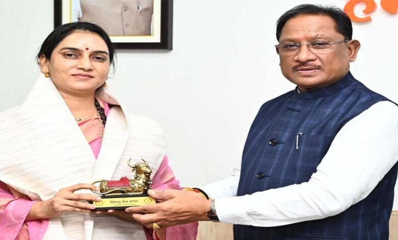 रायपुर : मुख्यमंत्री विष्णु देव साय ने वॉटर वुमन शिप्रा पाठक का किया सम्मान 1 KSHITITECH 5A 1 KSHITITECH