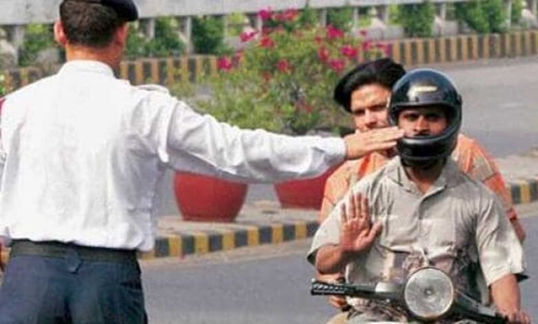 जिला प्रशासन का सख्त निर्देश सभी अधिकारी-कर्मचारी पहनें हेलमेट वरना होगी कार्रवाई 1 KSHITITECH 5A 129 KSHITITECH