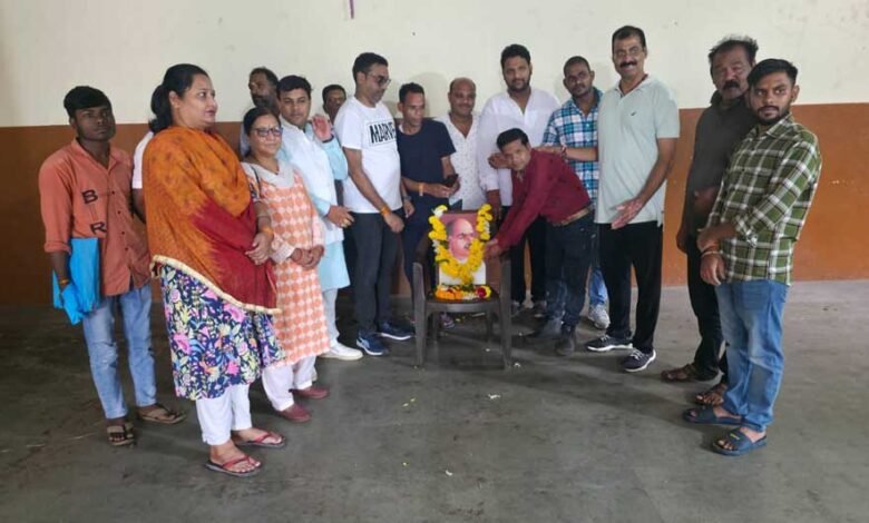 डॉ. श्यामा प्रसाद मुखर्जी जी की जयंती पर वार्ड 47, 42 और 43 के बूथ पर श्रद्धांजलि अर्पित की गई, दिए गए बलिदान को याद किया गया 1 KSHITITECH 7A 74 KSHITITECH