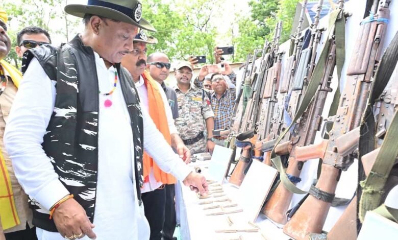 बस्तर के विकास में बाधक रहे नक्सलवाद के अब यहां से नक्सल उन्मूलन की अंतिम लड़ाई जारी 1 KSHITITECH 8A 2 1 KSHITITECH