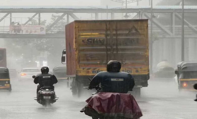 मध्यप्रदेश में लगातार तेज बारिश का दौरा जारी, उफान पर नर्मदा, 35 जिलों में आज भारी बारिश का अलर्ट, अगले 4 दिन जमकर होगी बरसात 1 KSHITITECH 9A 42 KSHITITECH