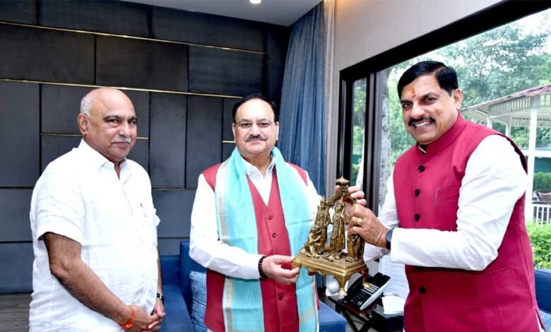 मुख्यमंत्री डॉ. मोहन यादव ने केंद्रीय स्वास्थ्य एवं परिवार कल्याण तथा रसायन और उर्वरक मंत्री जगत प्रकाश नड्डा से भेंट की 1 KSHITITECH 9A 6 KSHITITECH