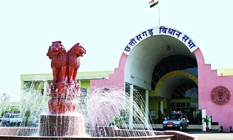 हिरासत विवाद: चैतन्य बघेल के समर्थन में कांग्रेस विधायकों ने किया सदन का बहिष्कार 1 KSHITITECH CG vidhansabh23 1 KSHITITECH