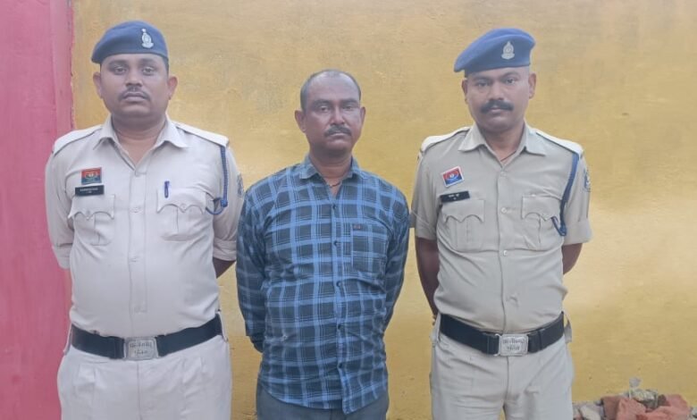 जांजगीर-चांपा: शासकीय उचित मूल्य दुकान से लाखों का गबन करने वाला आरोपी गिरफ्तार चांपा थाना प्रभारी जयप्रकाश गुप्ता की कार्रवाई 1 KSHITITECH IMG 20250705 WA0034 KSHITITECH