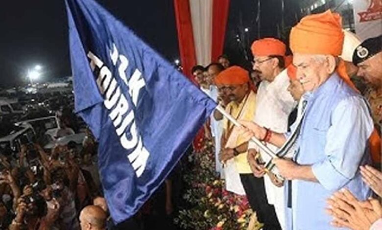 श्री अमरनाथ यात्रा का शुभारंभ, उपराज्यपाल सिन्हा ने पहले जत्थे को किया रवाना 1 KSHITITECH amarnath1 KSHITITECH