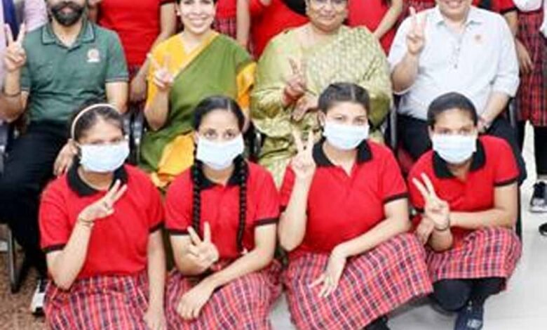 संघर्ष से सफलता तक : मंत्री सुश्री भूरिया से मिली चैम्पियन बालिकाएं 1 KSHITITECH balika1 KSHITITECH