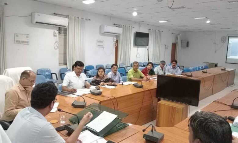 कलेक्टर ने की रीवा-सीधी-सिंगरौली रेल लाईन की समीक्षा 1 KSHITITECH cale 1 KSHITITECH
